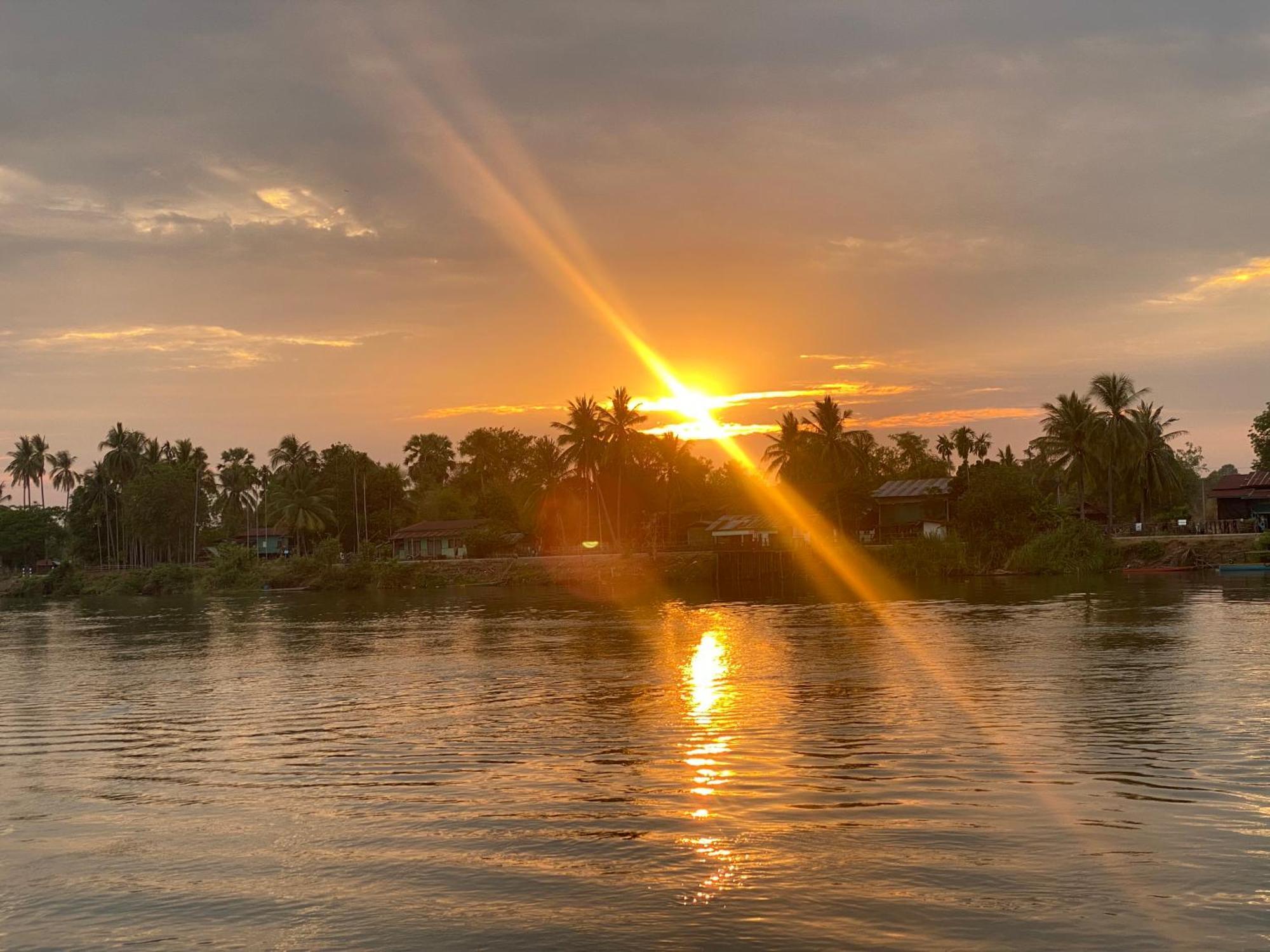 Souksanh River Bungalow Muang Không エクステリア 写真
